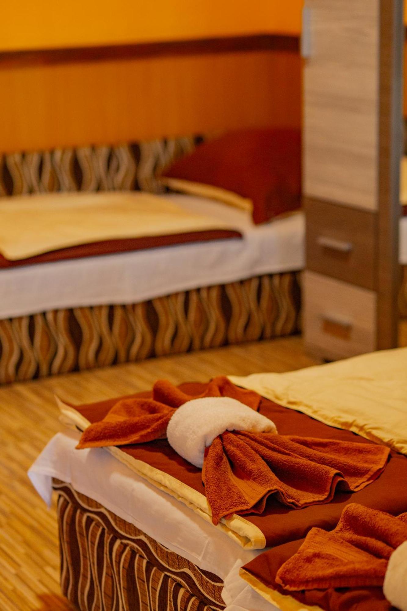 Aparthotel Vakacio Ueduelo Révfülöp Esterno foto