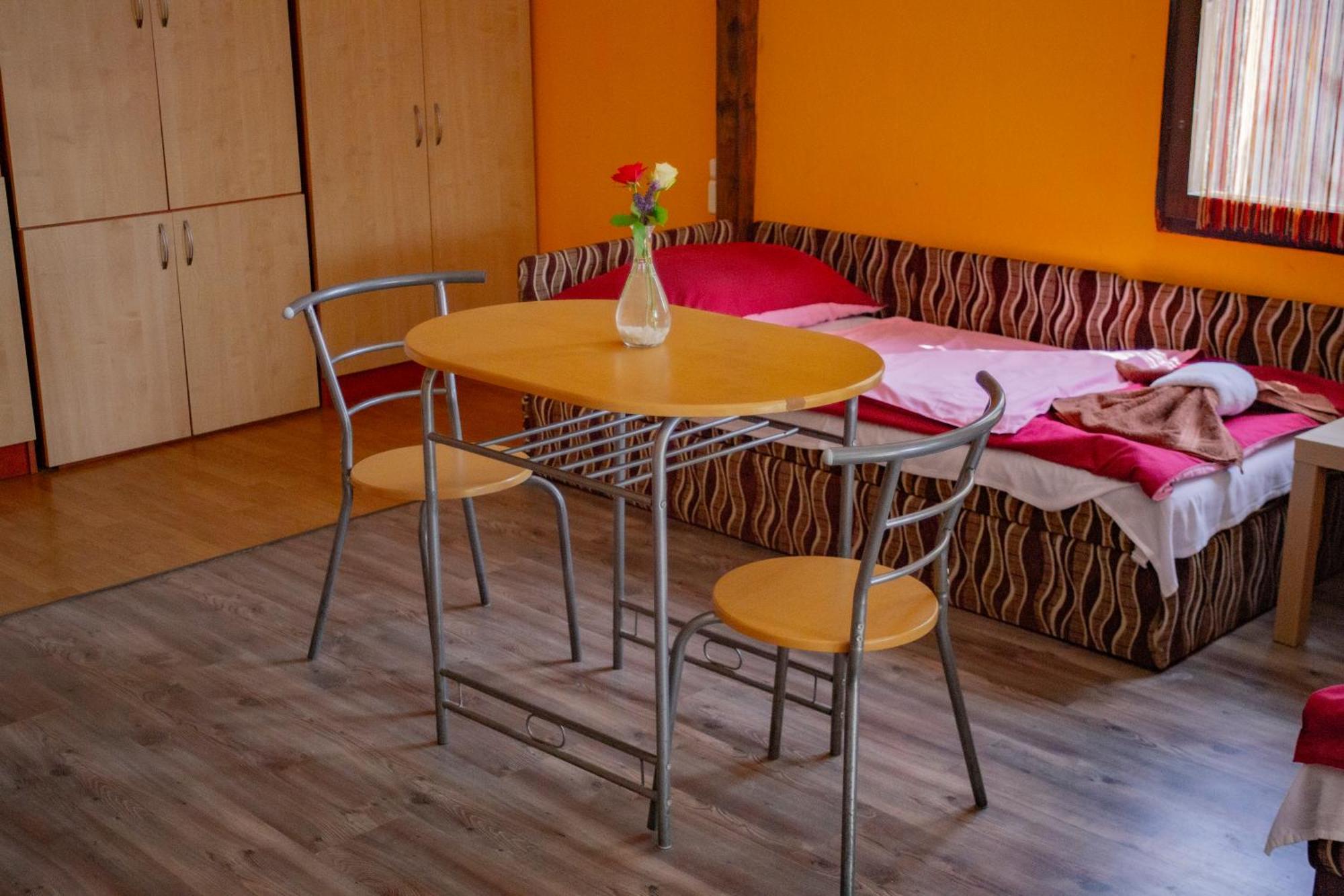 Aparthotel Vakacio Ueduelo Révfülöp Esterno foto