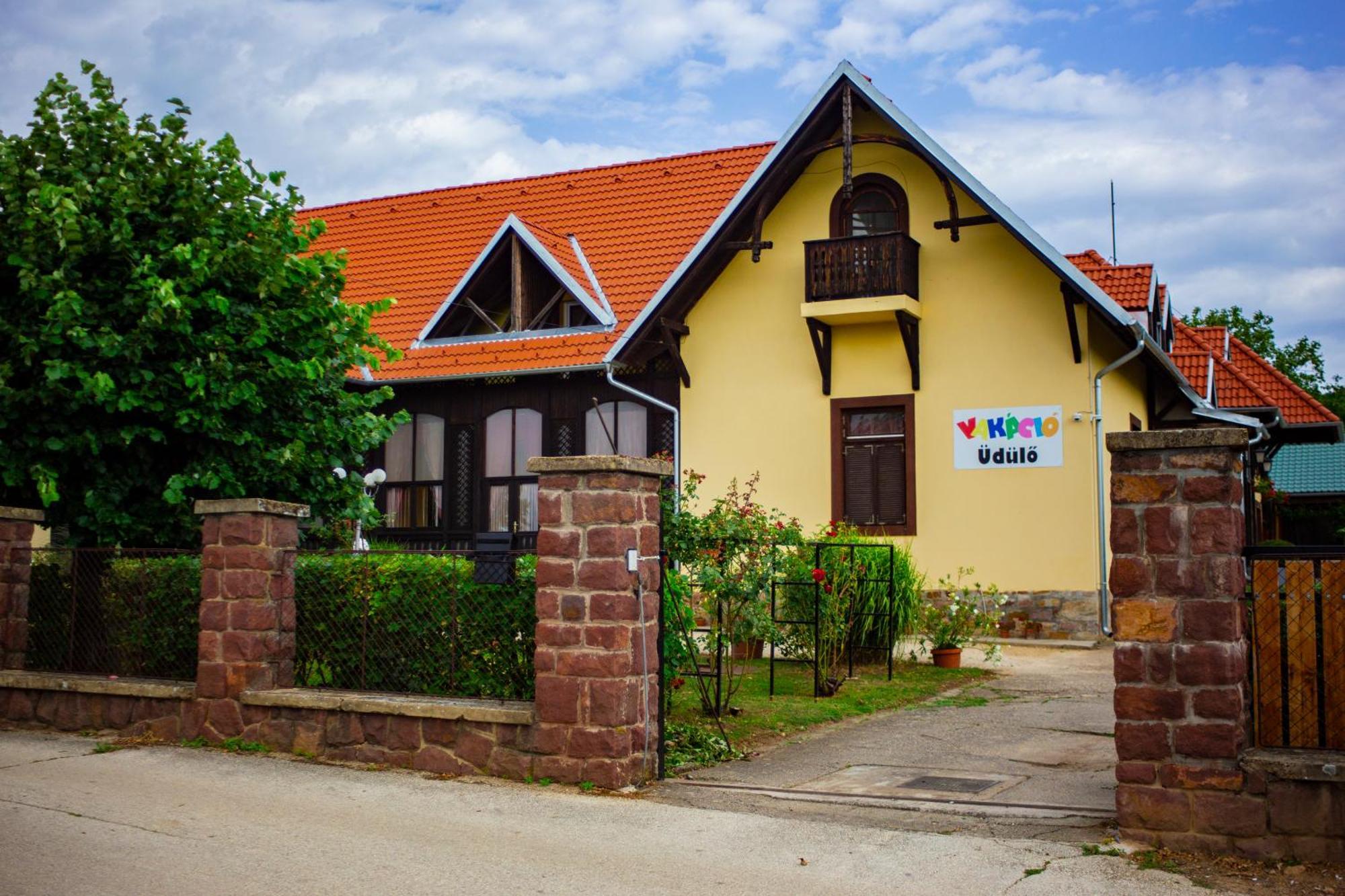 Aparthotel Vakacio Ueduelo Révfülöp Esterno foto