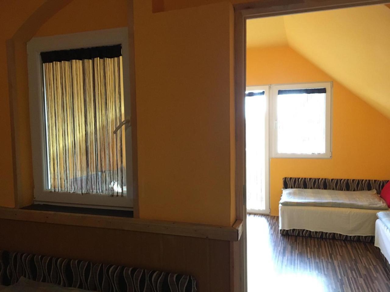 Aparthotel Vakacio Ueduelo Révfülöp Esterno foto