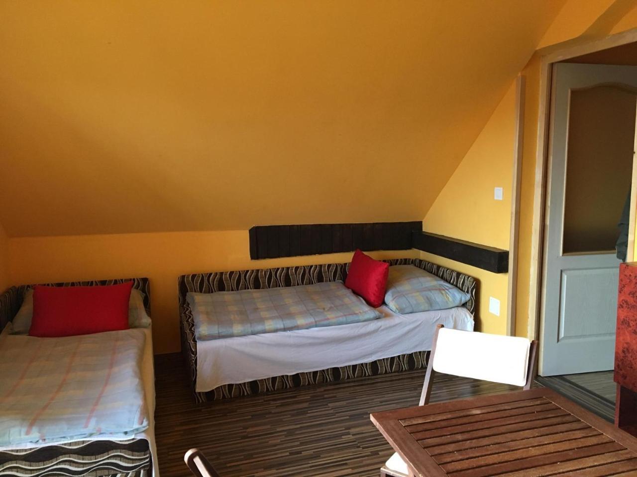 Aparthotel Vakacio Ueduelo Révfülöp Esterno foto